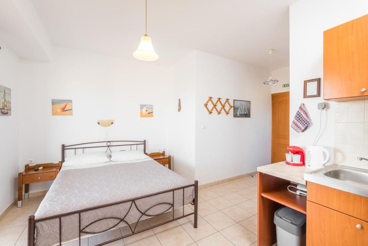 Faros Apartments Xerokampos  Extérieur photo